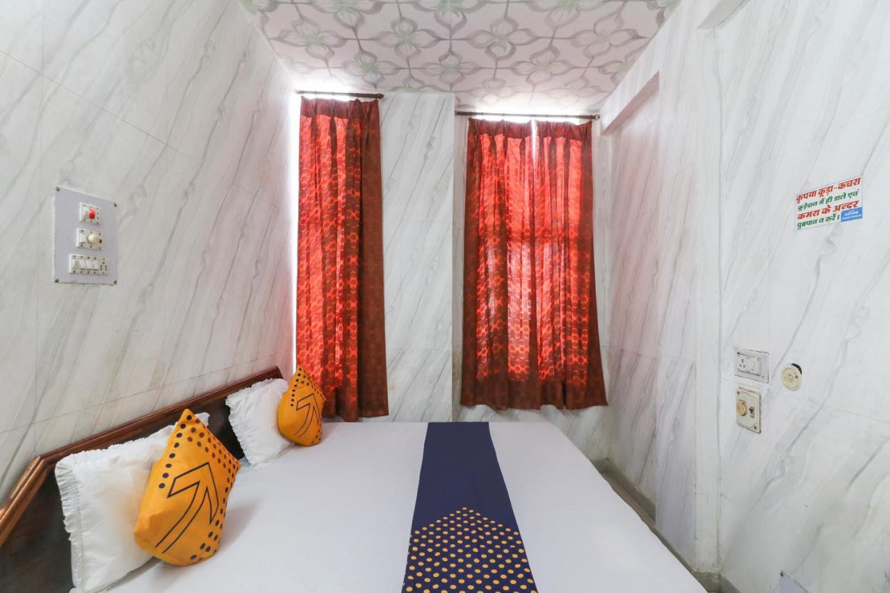 Spot On 67728 Ashish Guest House Jaunpur Exteriör bild