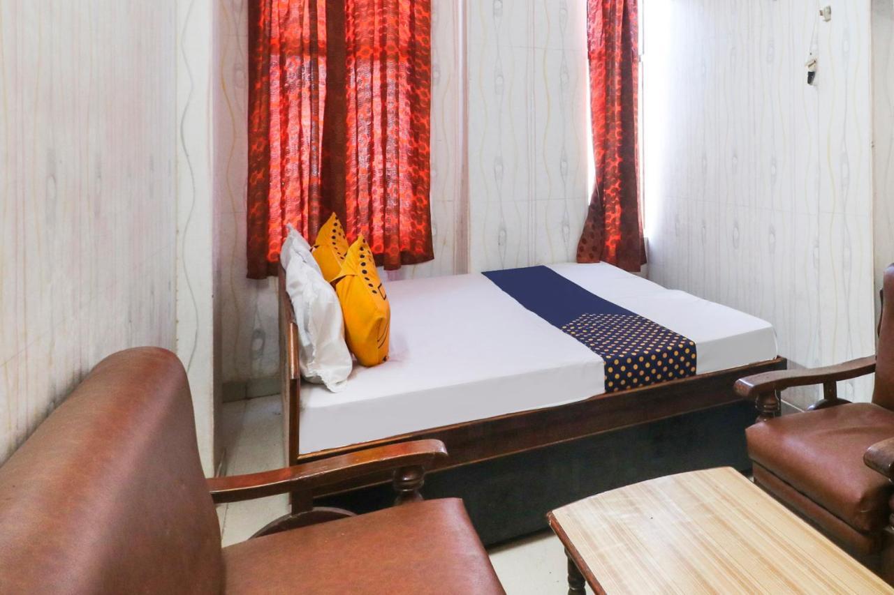Spot On 67728 Ashish Guest House Jaunpur Exteriör bild